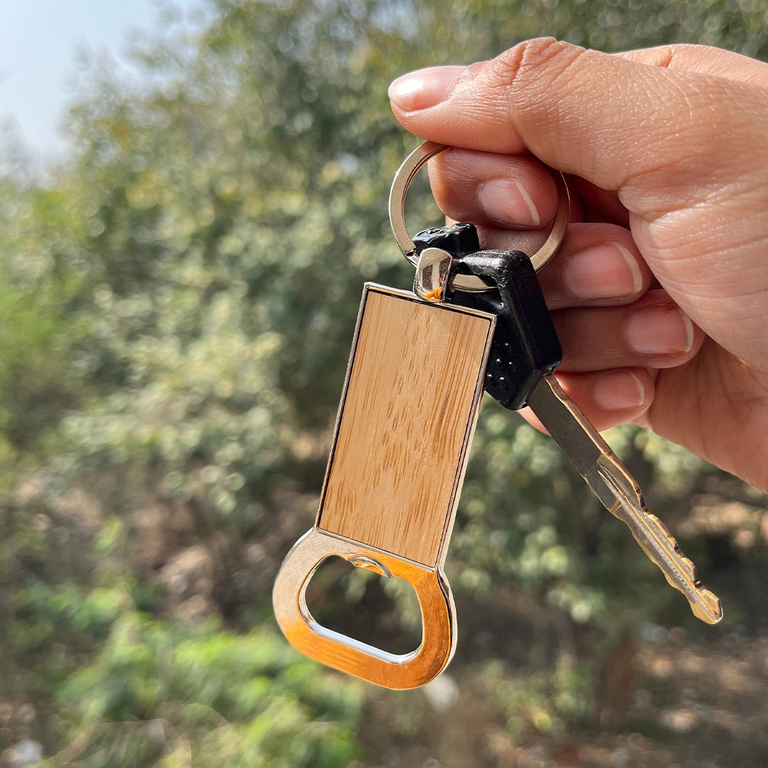 Artisan bamboo keychain, blending nature and style - meserii.com